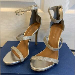 Madden Giel Silver Stiletto Heels Women’s Sz 7.5